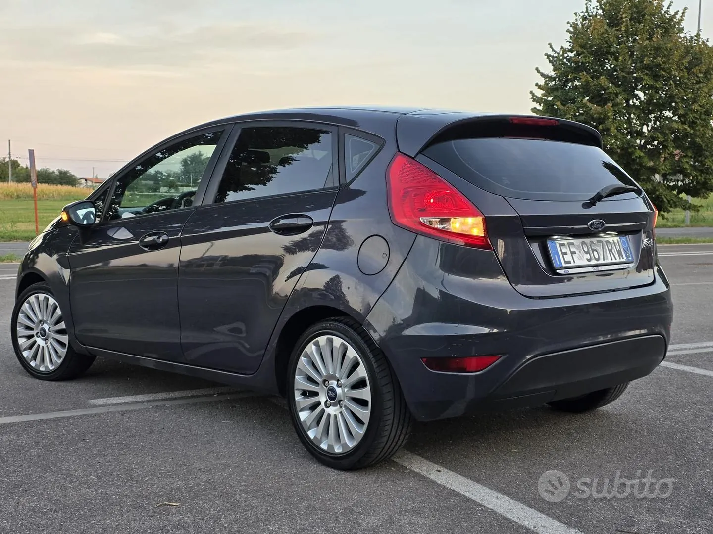 Ford Fiesta 2011 photo 4