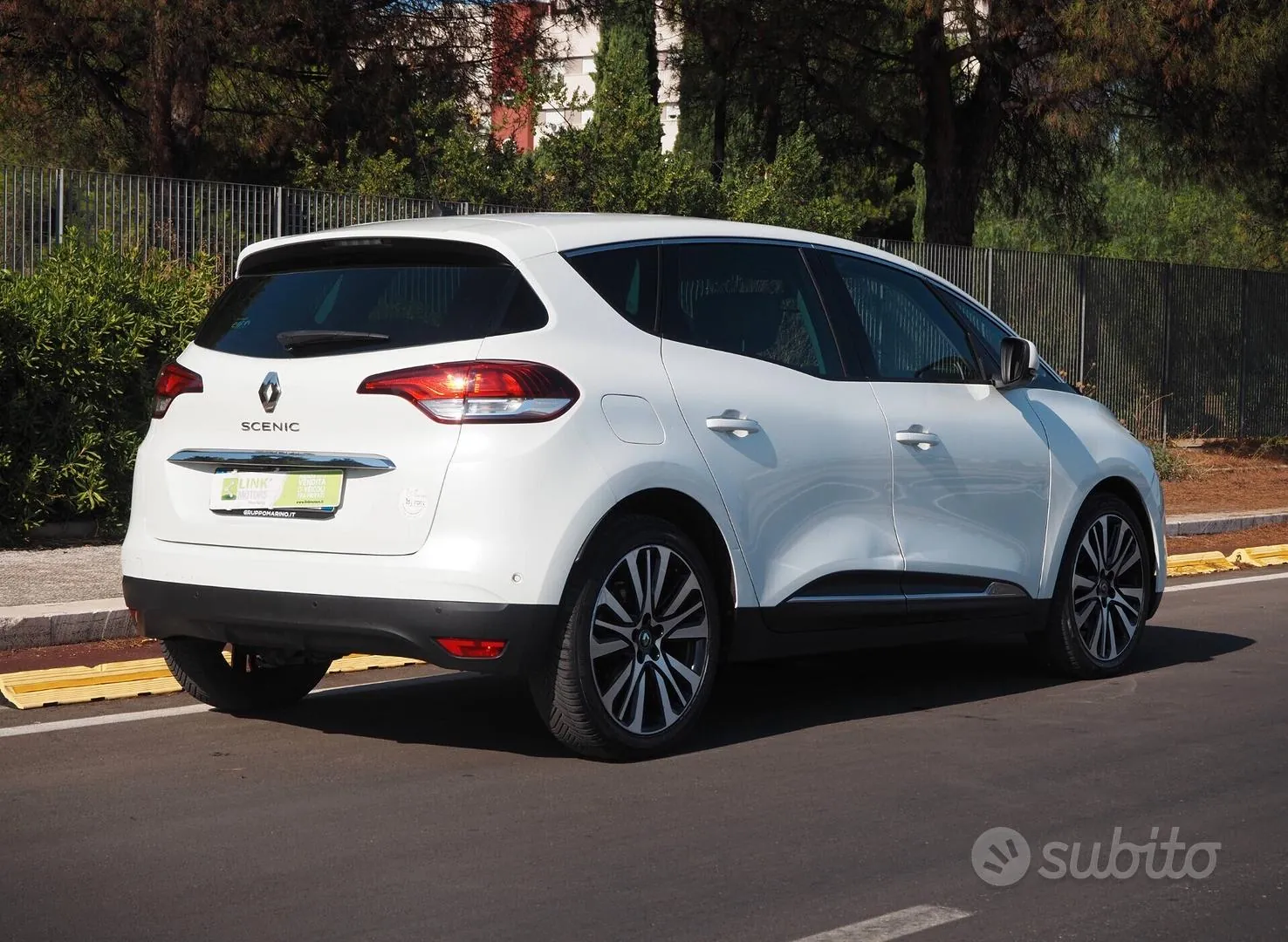 Renault Scenic 2018 photo 2
