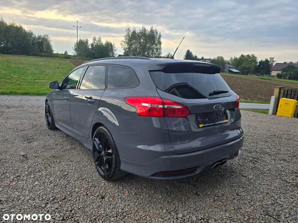 Ford Focus 2015 photo 5