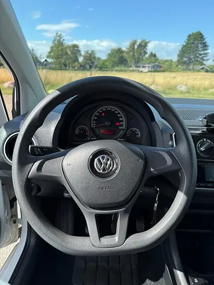 Volkswagen Up 2019 photo 4