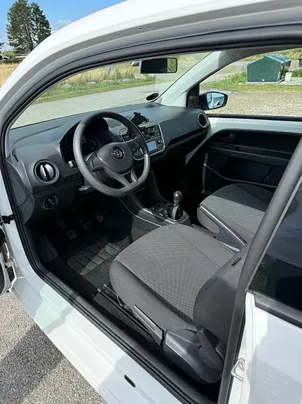 Volkswagen Up 2019 photo 3