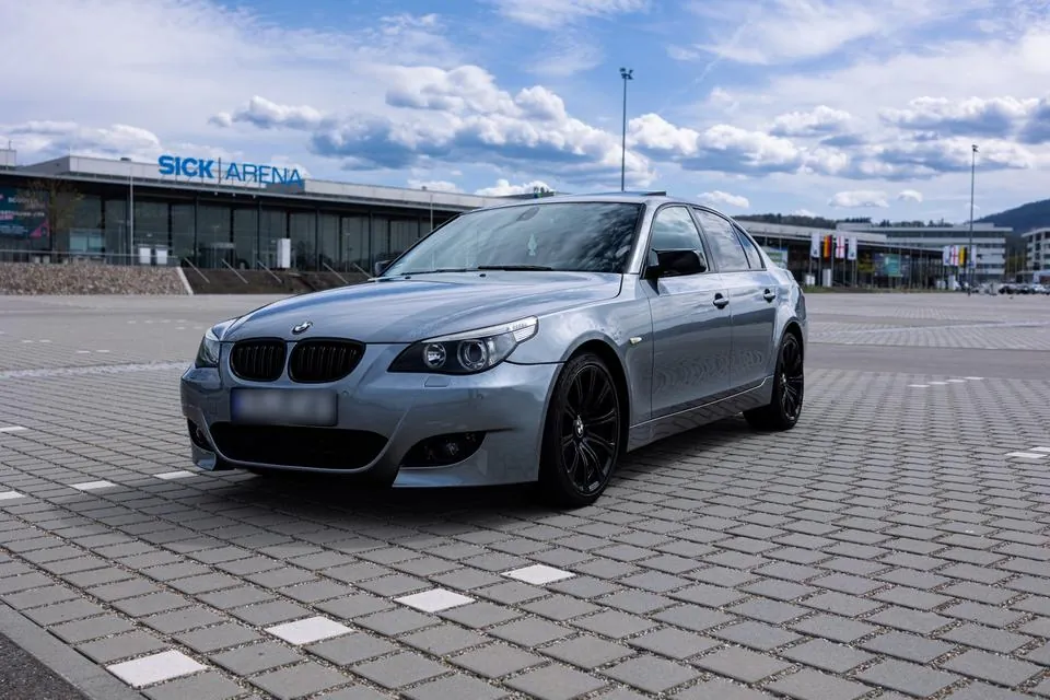 BMW E60 525I