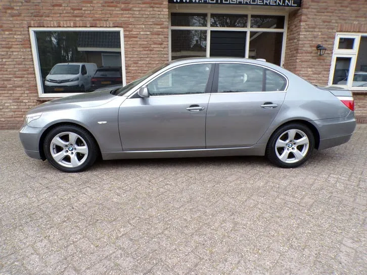BMW 5 Series 2008 photo 2