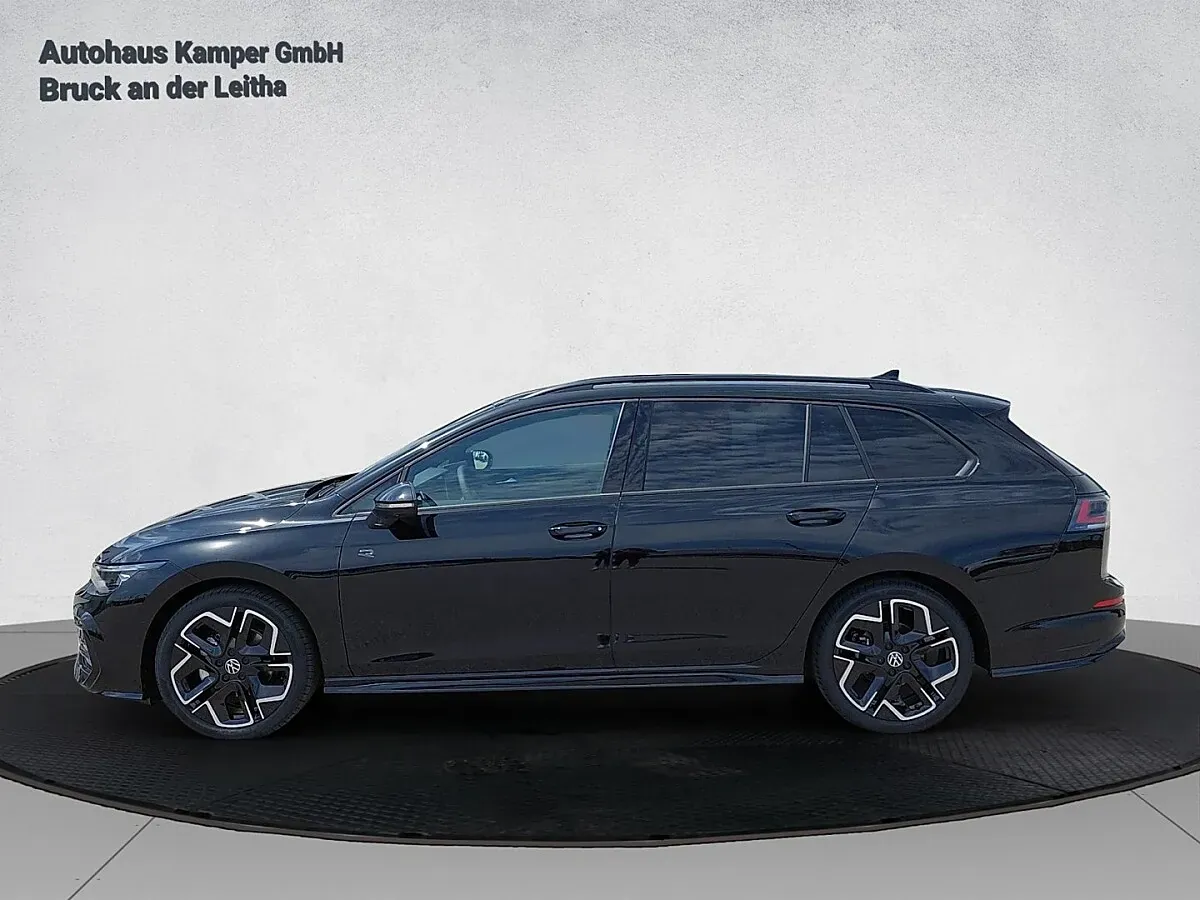 Volkswagen Golf 2026 photo 2