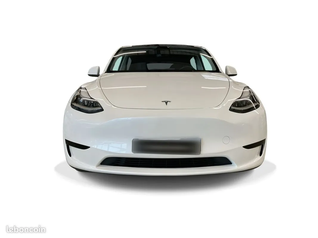 Tesla Model Y 2024 photo 2