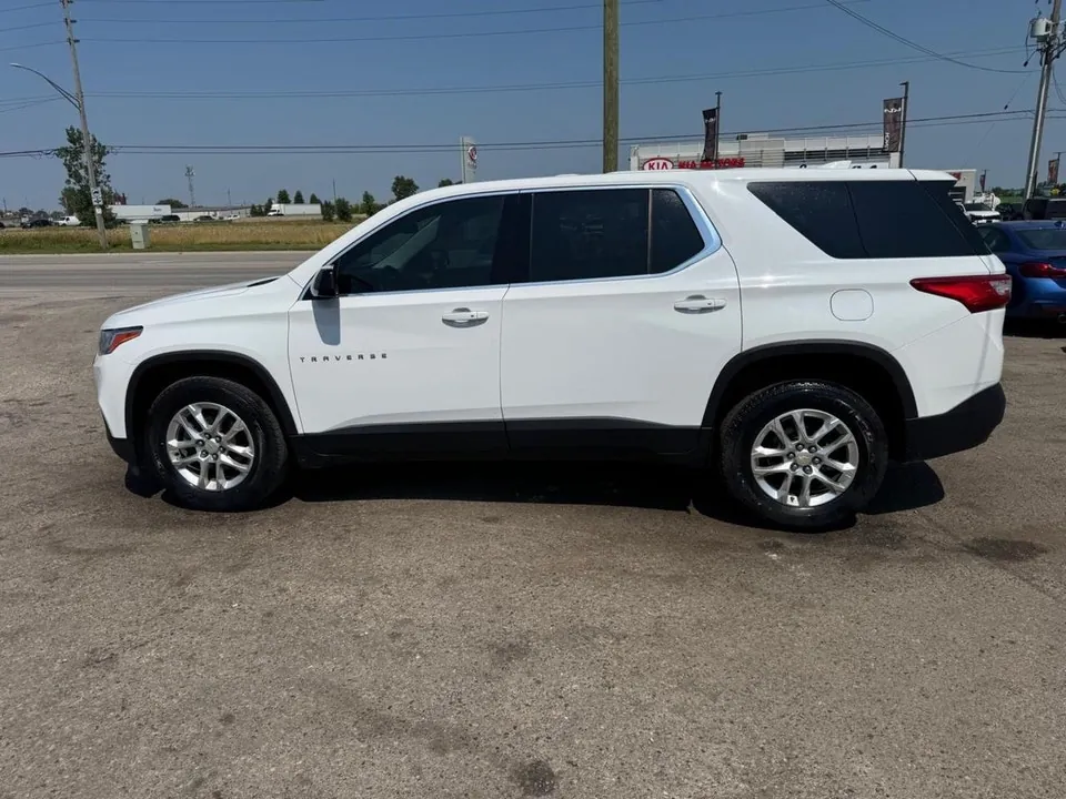 Chevrolet Traverse 2018 photo 2