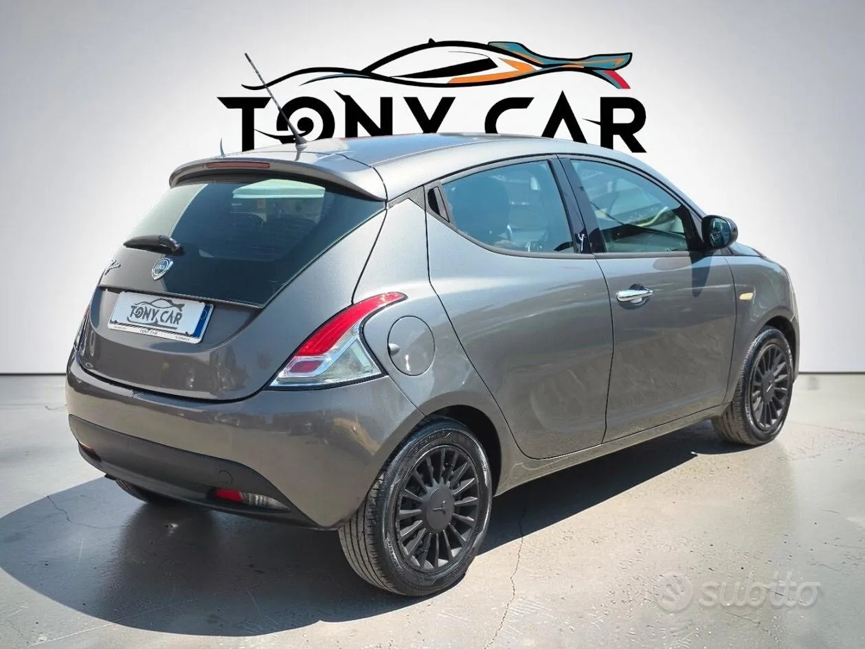 Lancia Ypsilon 2011 photo 4