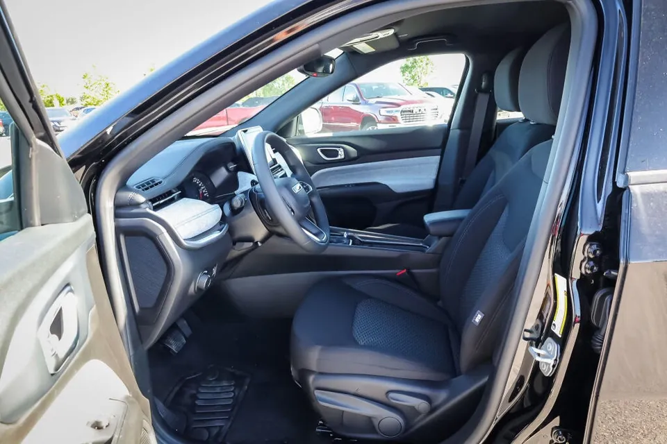 Jeep Compass 2025 photo 2
