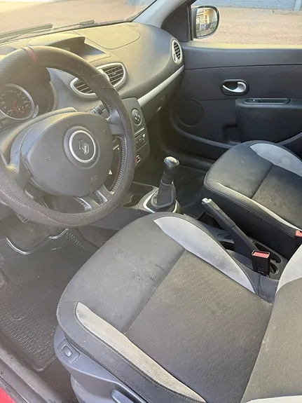 Renault Clio 2011 photo 2