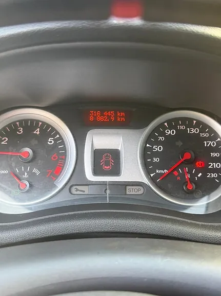 Renault Clio 2011 photo 3