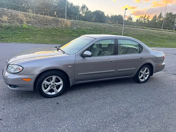 Nissan Maxima 2000 photo 4