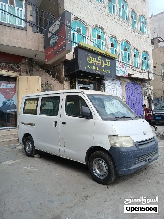 Toyota Bus - Van