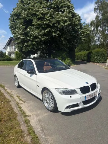 BMW E90