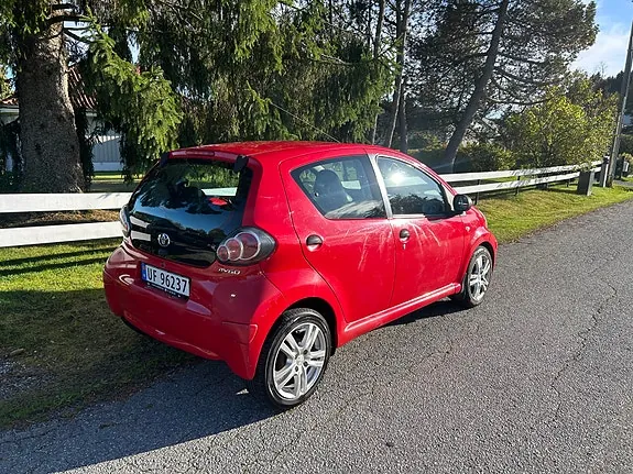 Toyota Aygo 2012 photo 2