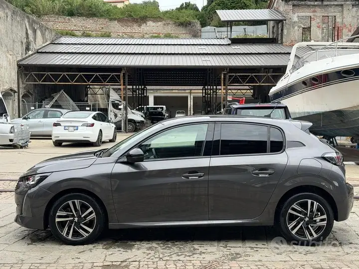 Peugeot 208 2023 photo 4