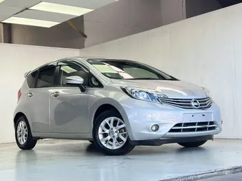 Nissan Note 2015 photo 2