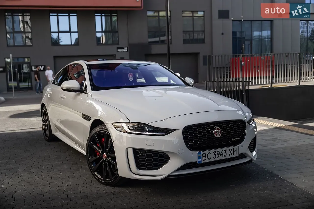 Jaguar Xe