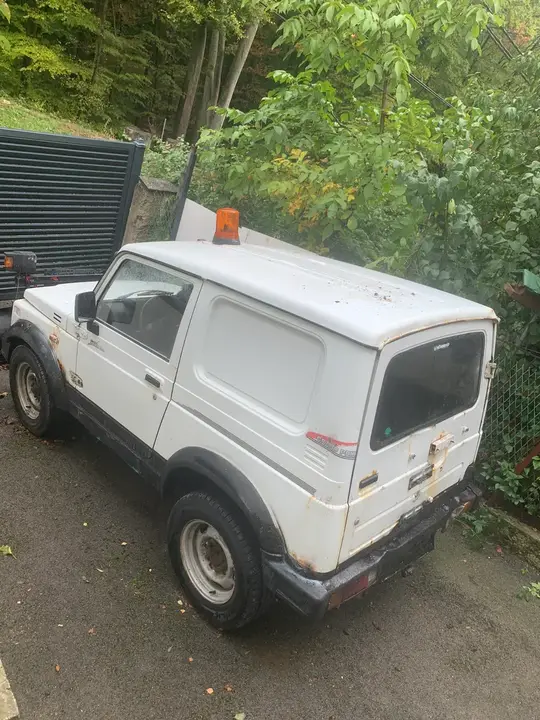 Suzuki Samurai 1990 photo 2