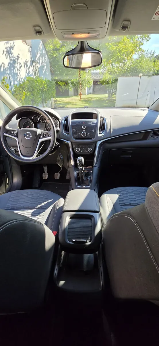 Opel Zafira 2012 photo 3