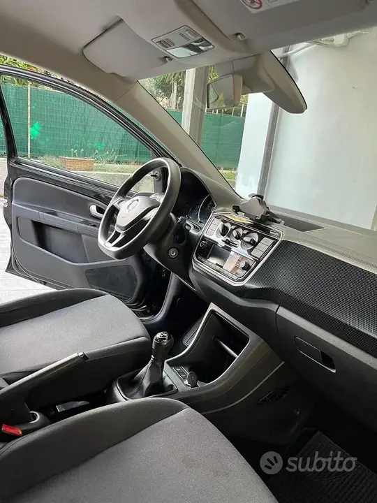 Volkswagen Up 2019 photo 5