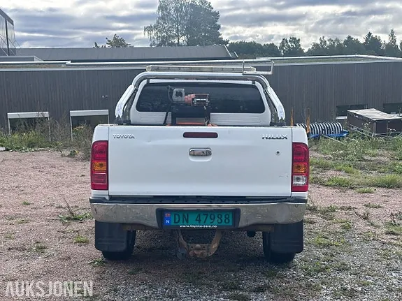 Toyota Hilux 2010 photo 4
