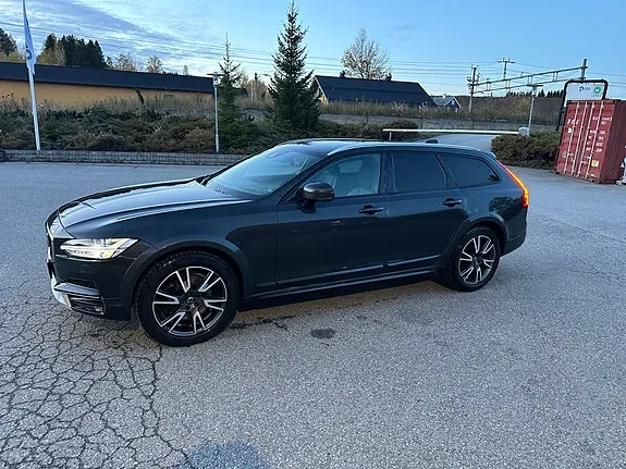 Volvo V90 Cross Country 2018 photo 2