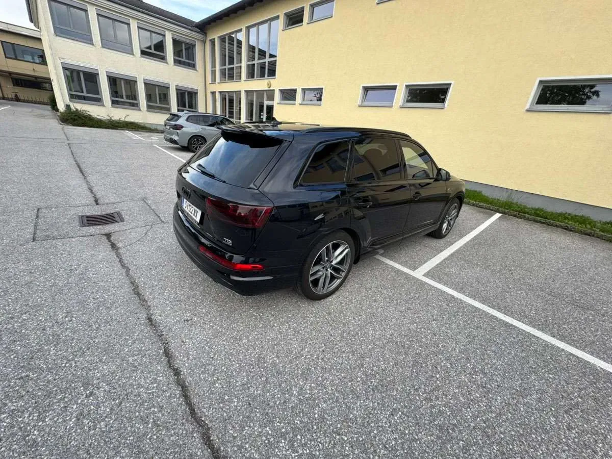 Audi Q7 2015 photo 2