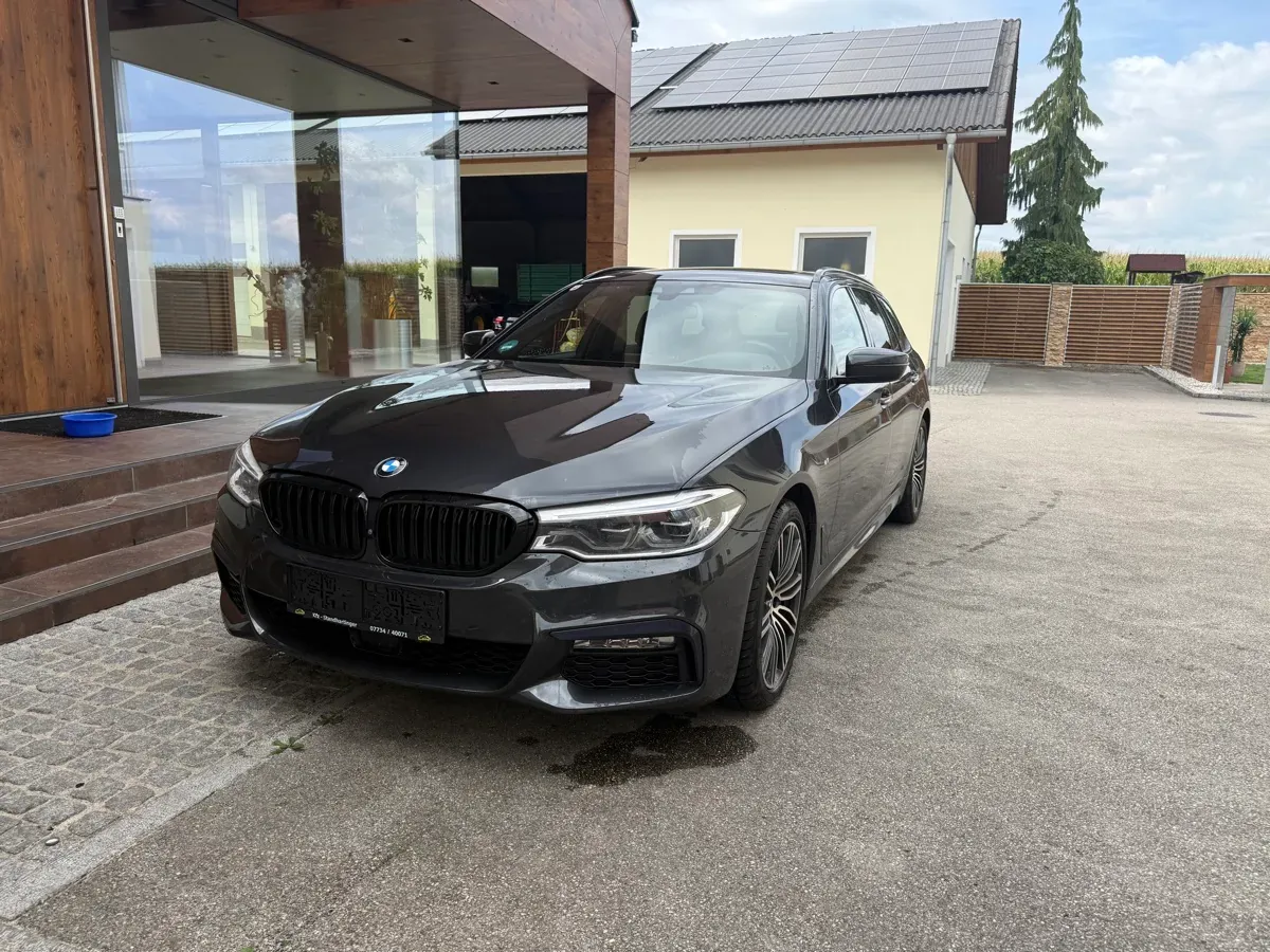 BMW 5 Series 2018 photo 2