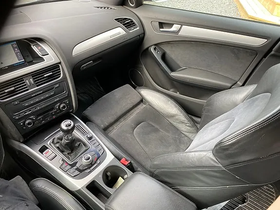 Audi A4 2008 photo 2