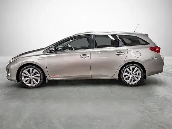 Toyota Auris 2013 photo 2