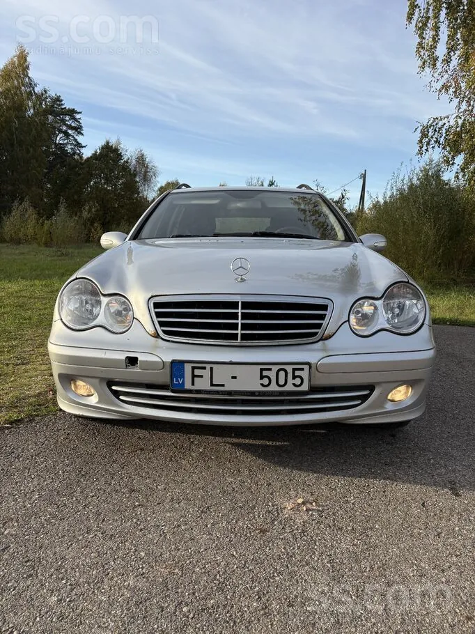 Mercedes-Benz C220 2006 photo 3