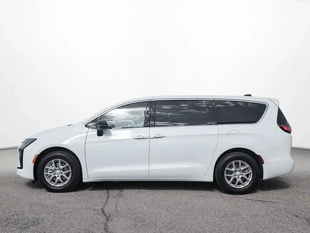 Chrysler Pacifica 2027 photo 2