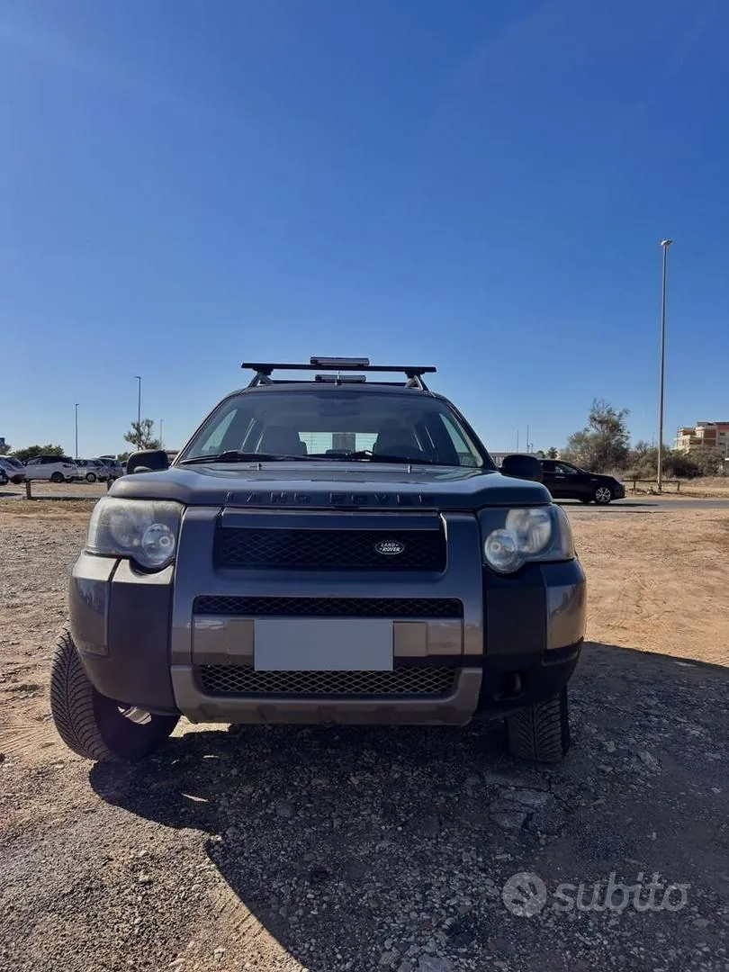 Land Rover Freelander 2004 photo 2