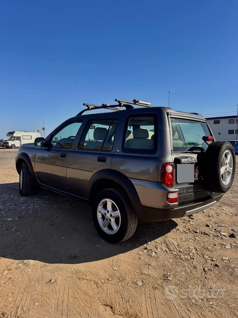 Land Rover Freelander 2004 photo 4