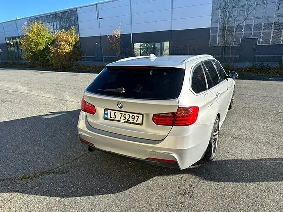 BMW 320I 2013 photo 4
