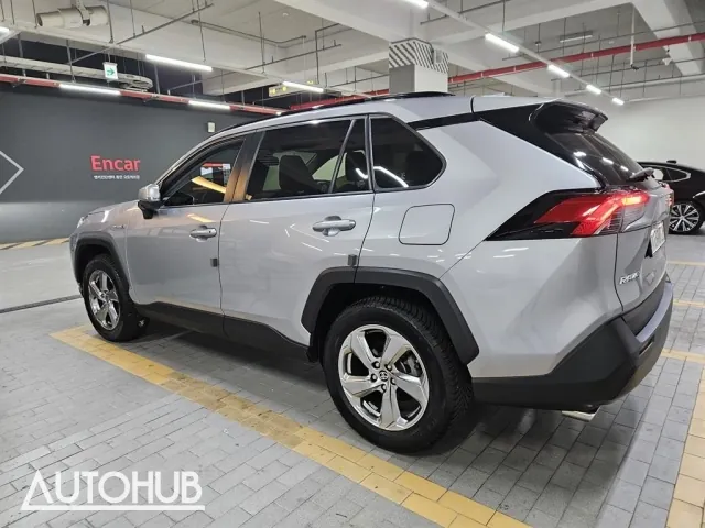 Toyota Rav4 2021 photo 3