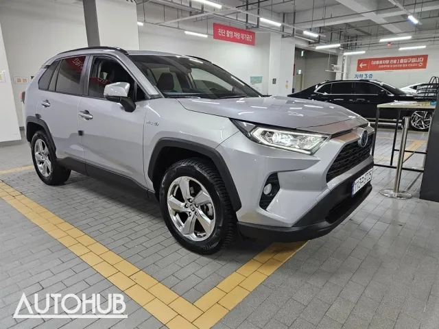 Toyota Rav4 2021 photo 2