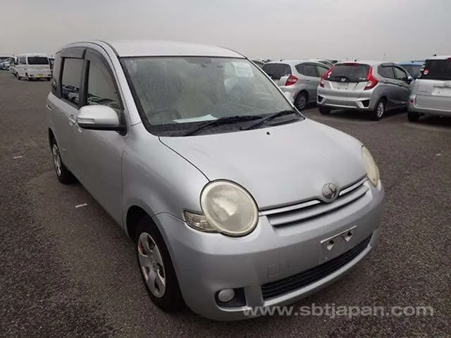 Toyota Sienta X