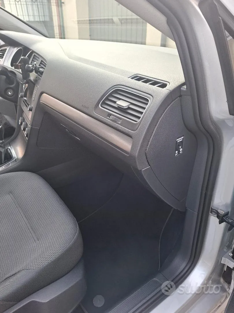 Volkswagen Golf 2026 photo 5