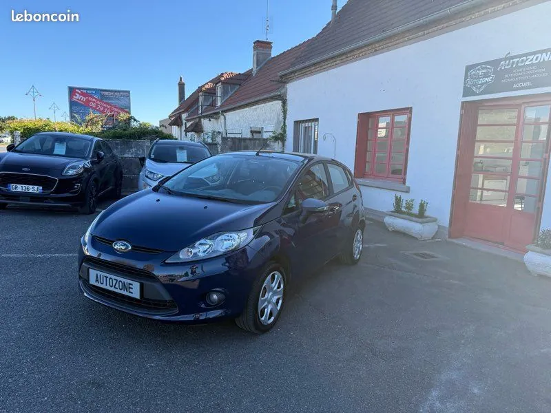 Ford Fiesta 2011 photo 2