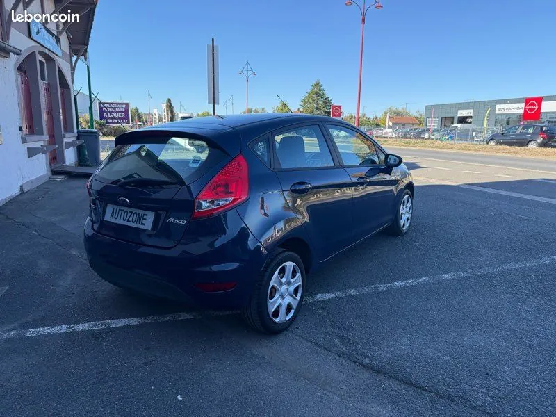 Ford Fiesta 2011 photo 3