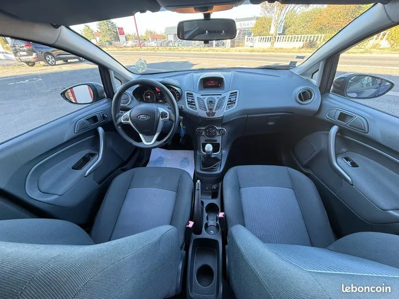Ford Fiesta 2011 photo 5