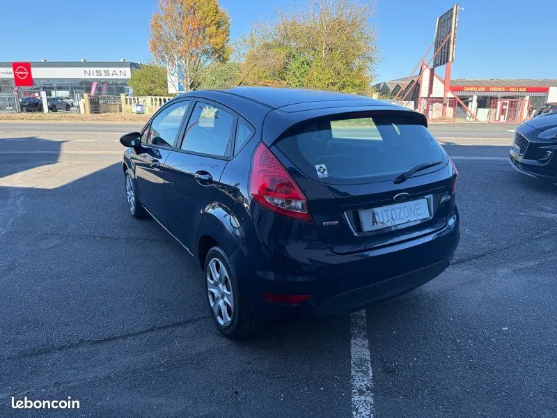 Ford Fiesta 2011 photo 4