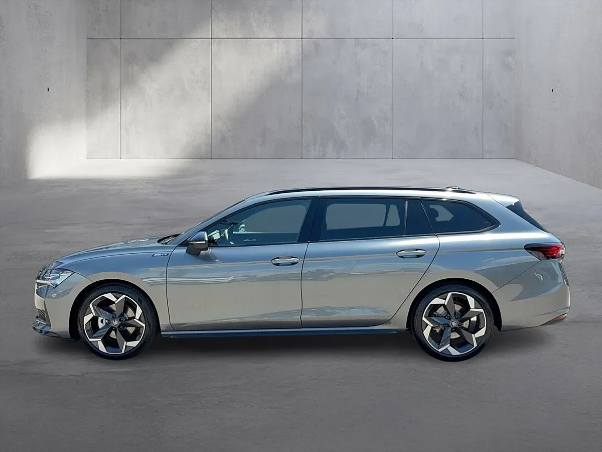Skoda Superb 2026 photo 2