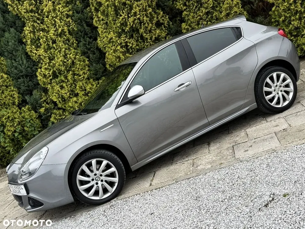 Alfa Romeo Giulietta 2013 photo 5