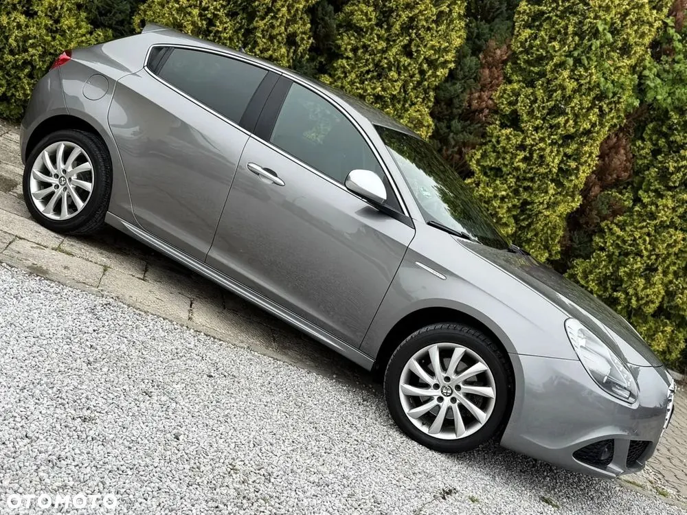 Alfa Romeo Giulietta 2013 photo 4