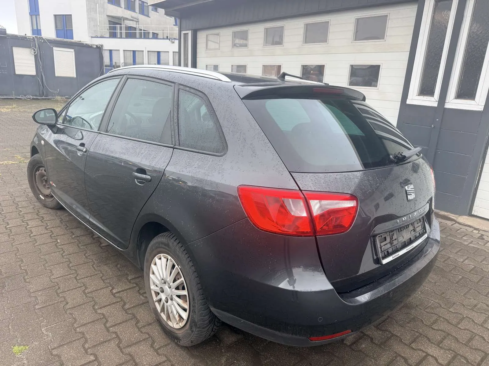 Seat Ibiza 2011 photo 2