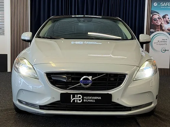 Volvo V40 2013 photo 2