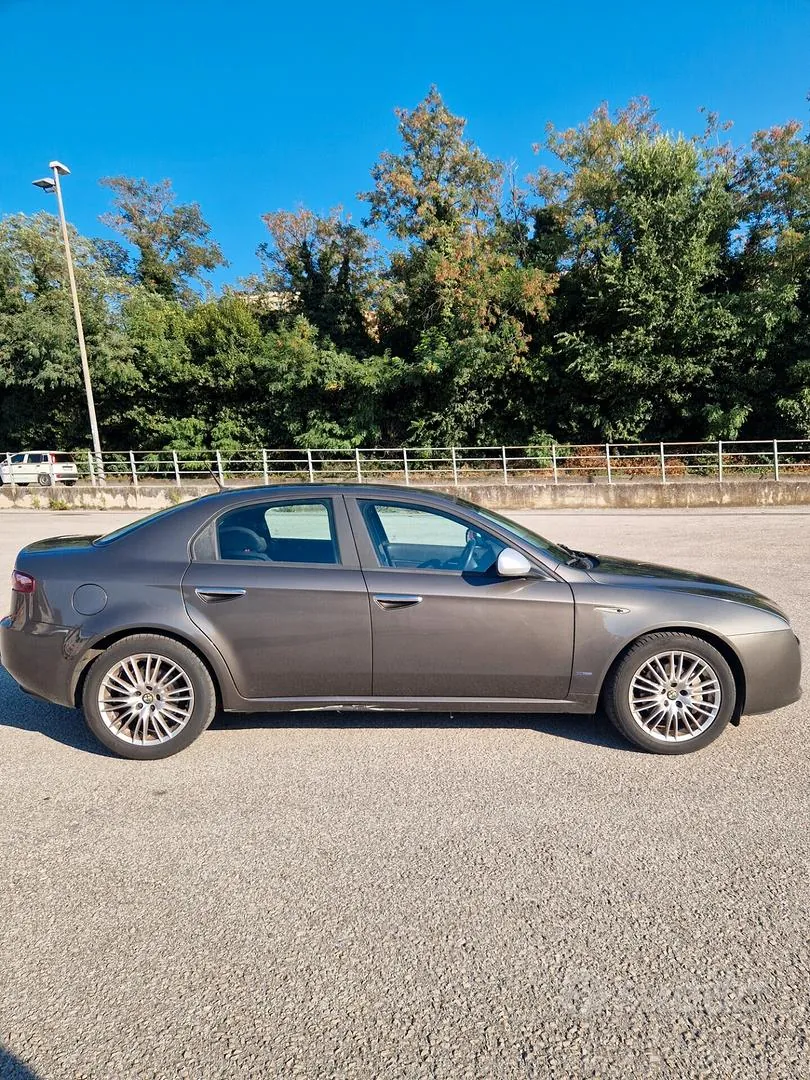 Alfa Romeo 159 2010 photo 3