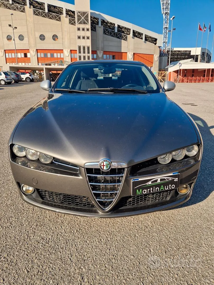 Alfa Romeo 159 2010 photo 2